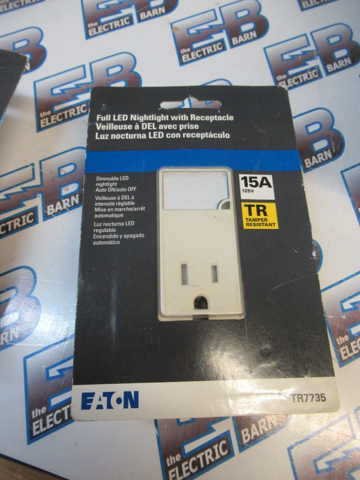 Eaton TR7735LA Receptacle LED Nightlight Tamper Resistant 15A 125V 15-5R -NEW-B