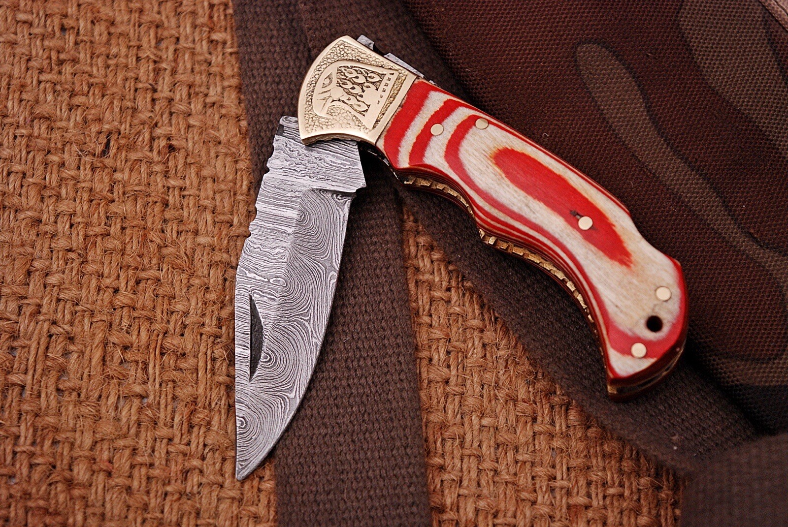 Handmade Damascus Steel Folding Blade Pocket Knife Hunting Outdoor Skinning EDC