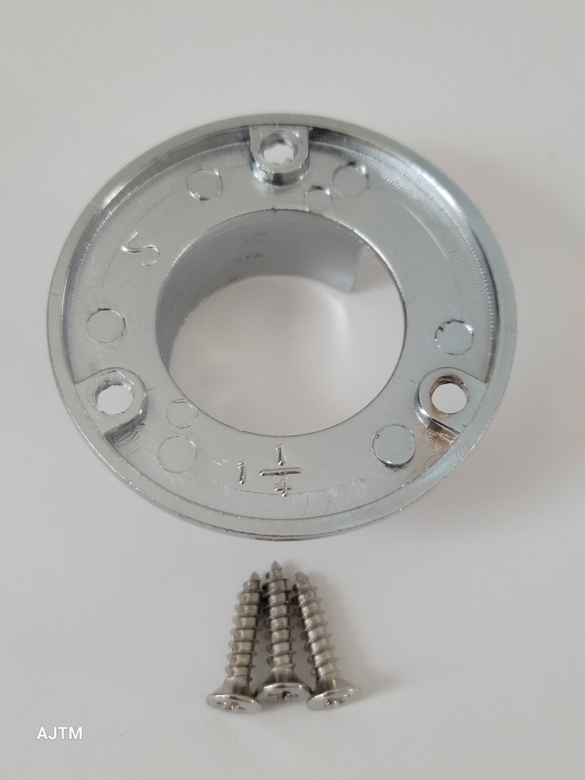 Closet Rod 1-1/4 Round Socket Open End Chrome Plated W/Screws (1 pack)