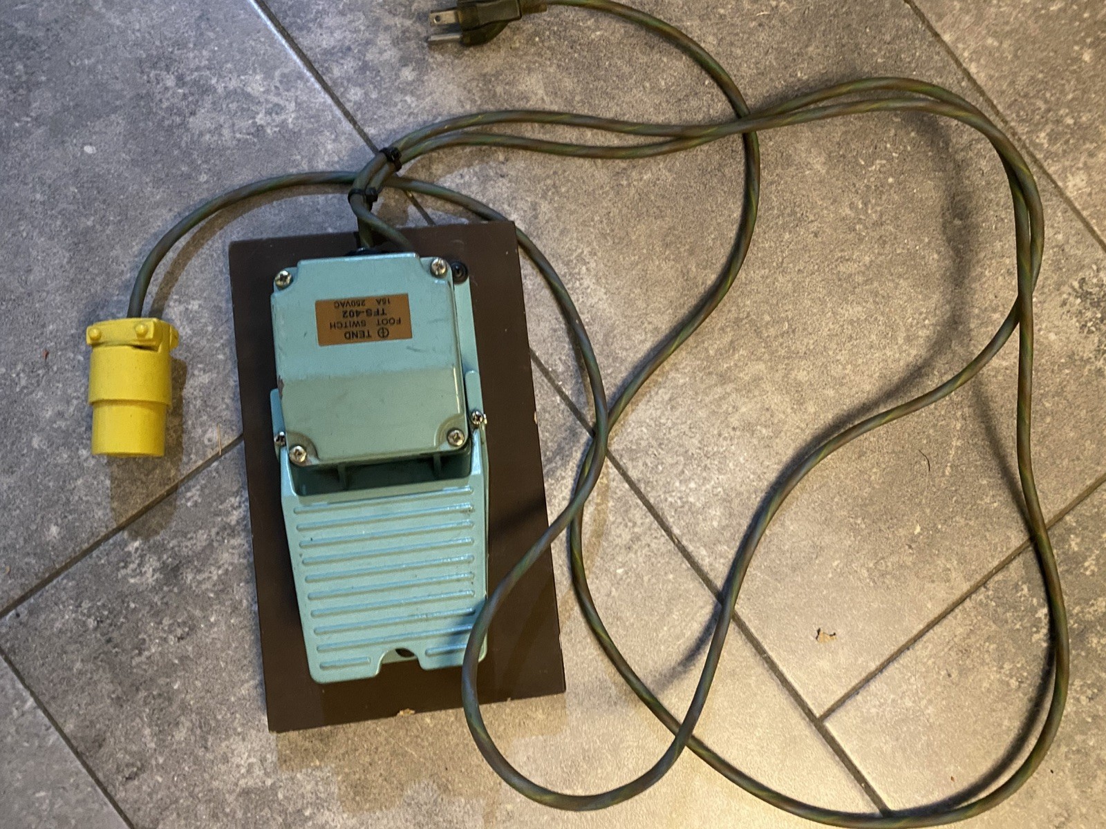 TFS-402 Aluminum Shell Power Foot Switch 15A 250VAC  w/ cord