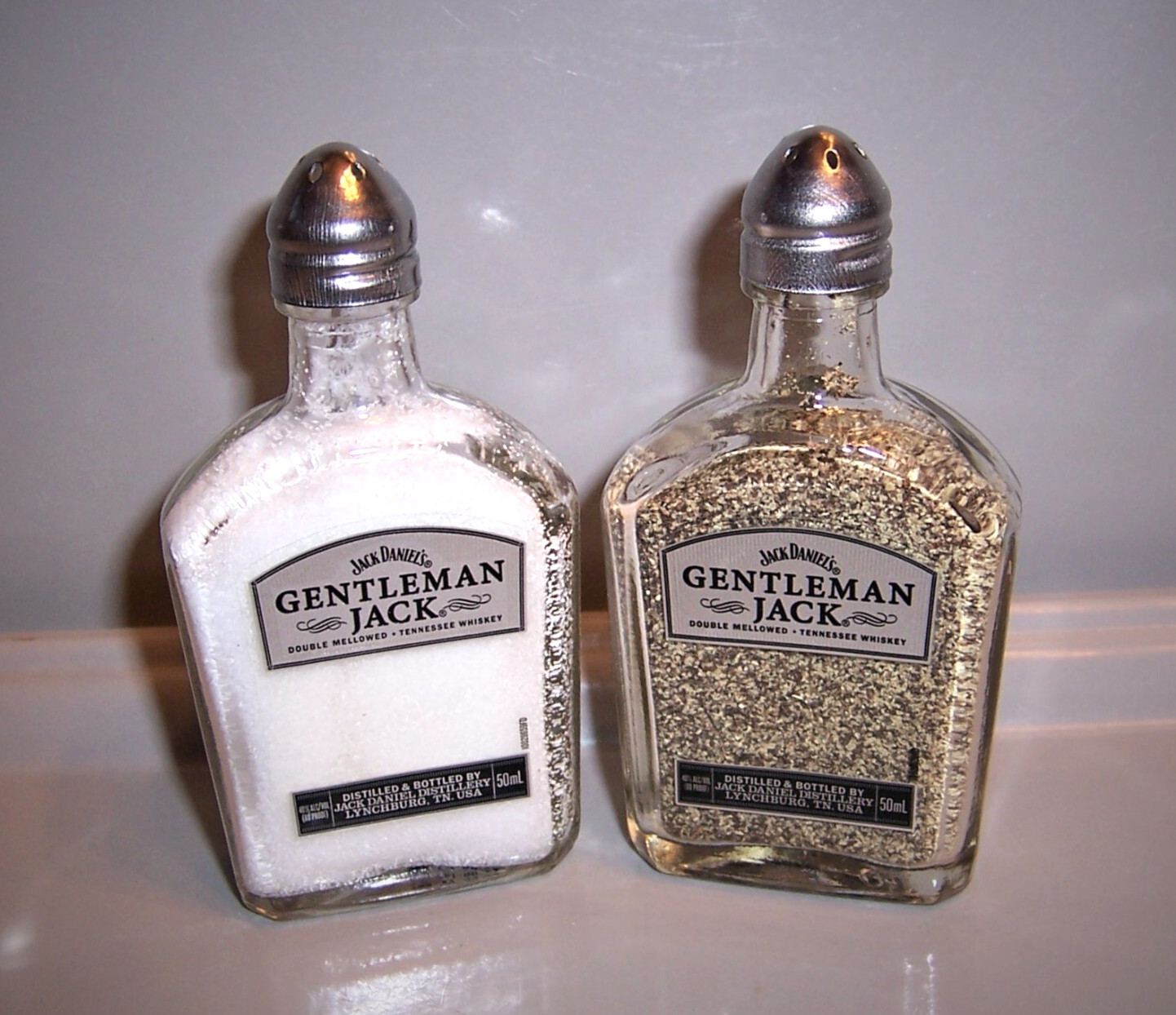 Gentleman JACK DANIELS Whiskey Salt & Pepper Shakers Rare 50ml Glass Bottles 4"