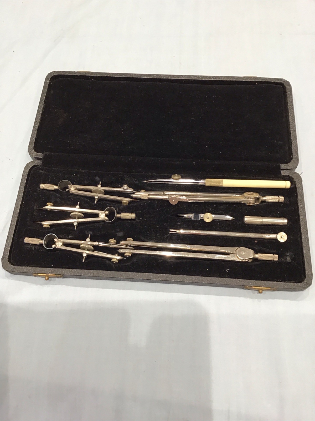 Lee Guinness Northern Ireland Vintage Technical Drawing/Draughtsmans  Set S.951