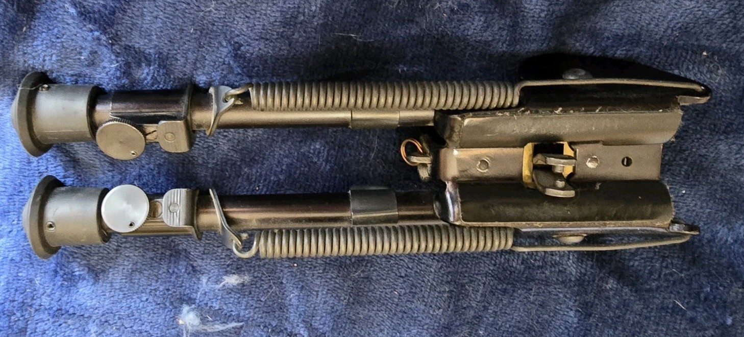 VINTAGE US MILITARY ARMY USMC CLAMP ON RIFLE BIPOD WW2? VIETNAM? Good Quality!