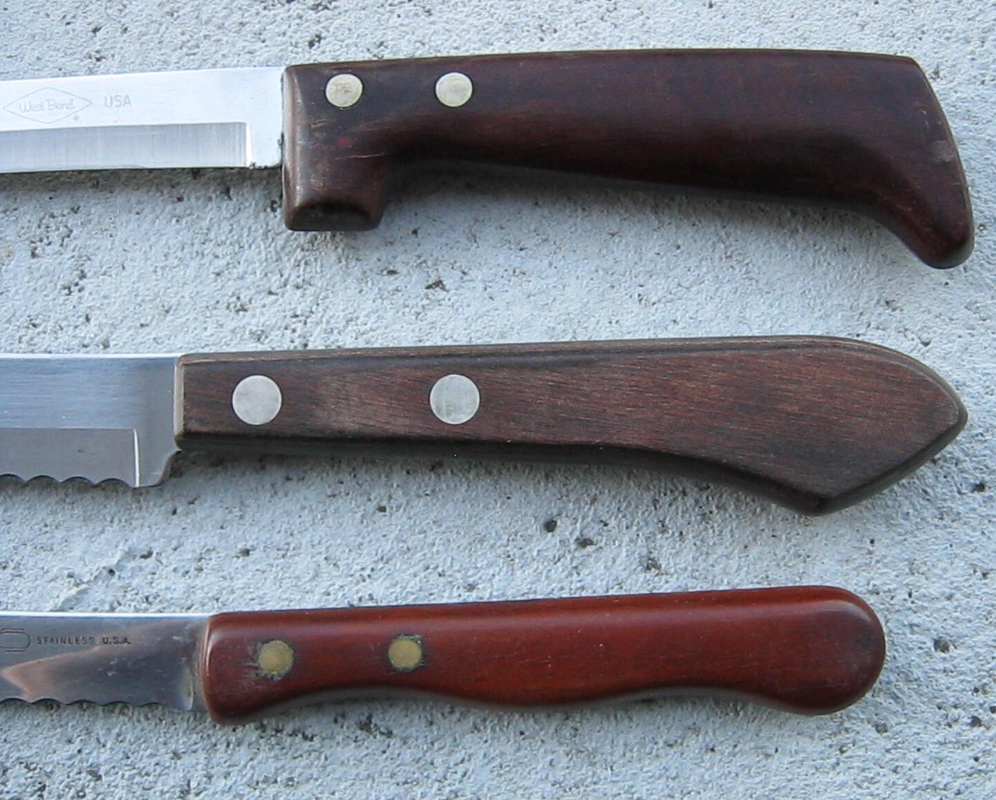 VINTAGE EKCO ETERNA, ONEIDA, & WEST BEND USA BREAD & CARVING KNIVES, LOT OF 3