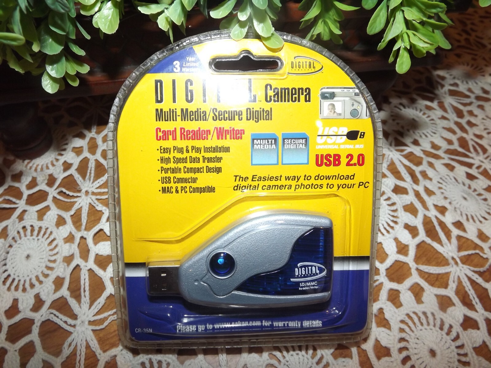 New Digital Camera Multi-Media/Secure Digital Card Reader/Writer