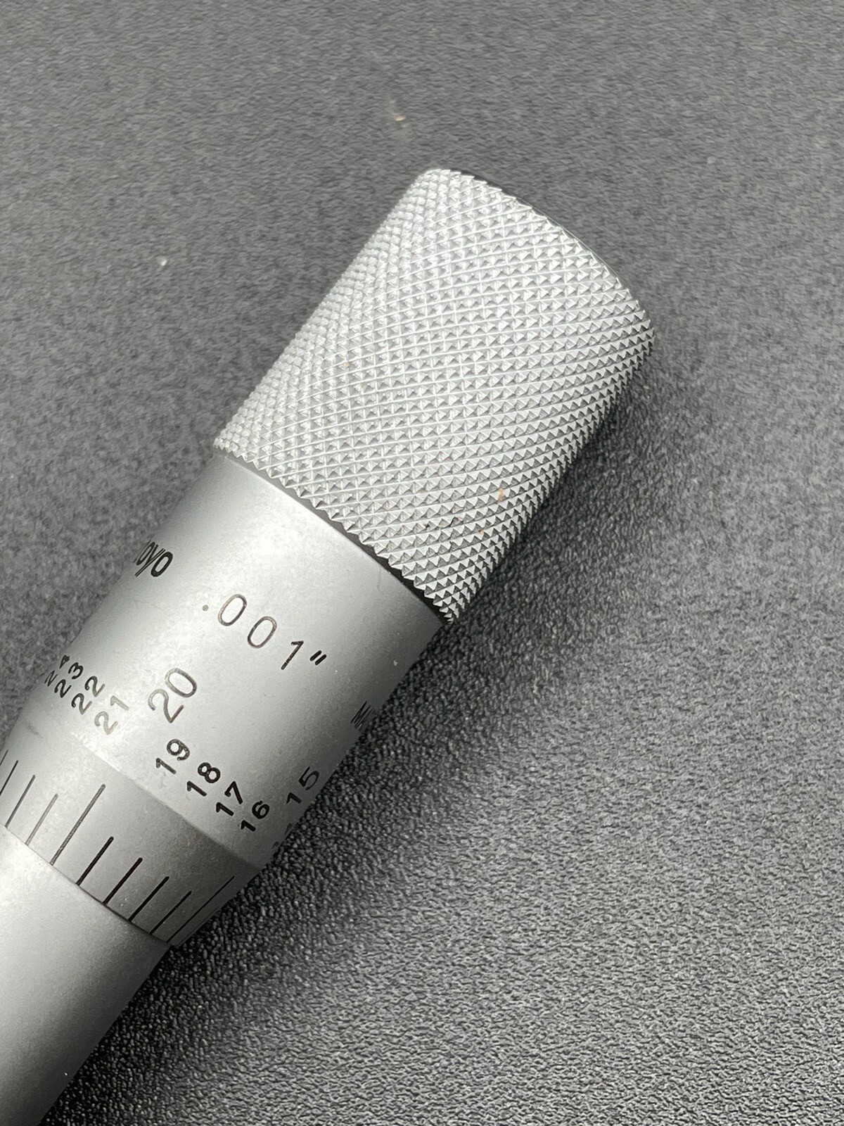 Mitutoyo 0-1” / 0.001” Middle Size Micrometer Head Plain Thimble Flat Face