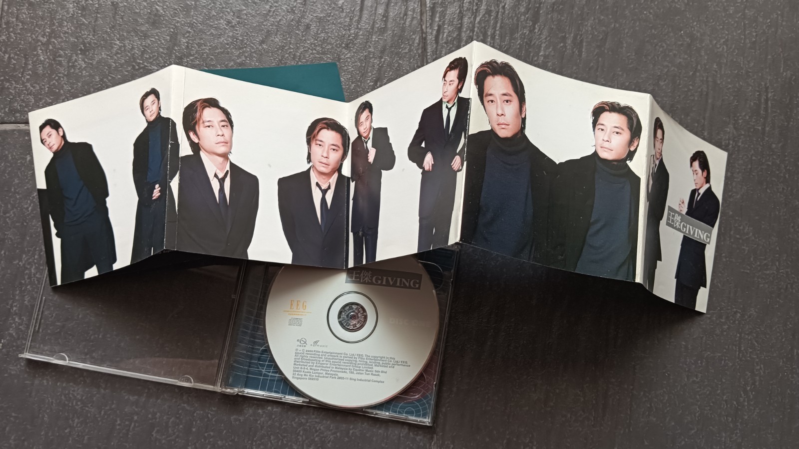B- Dave Wang 王杰 =GIVING= 马来西亚版 2x CD Malaysia