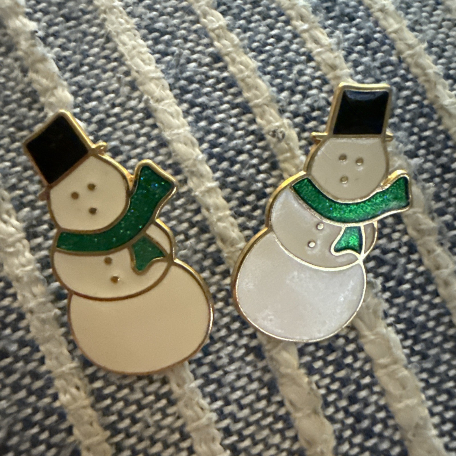 Snowman Enamel Earrings in Hat and Scarf Christmas  🎄 ⛄