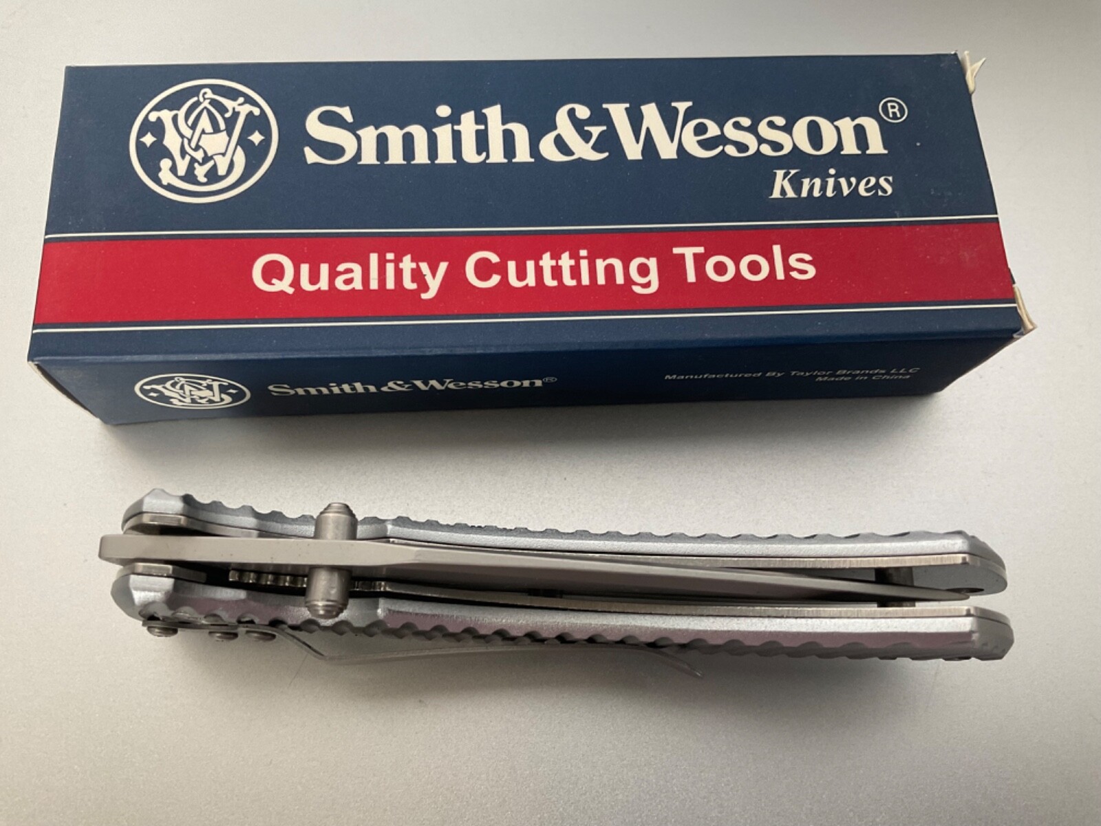 Smith & Wesson Bulllseye Tactical Folding Knife Item # CH0017