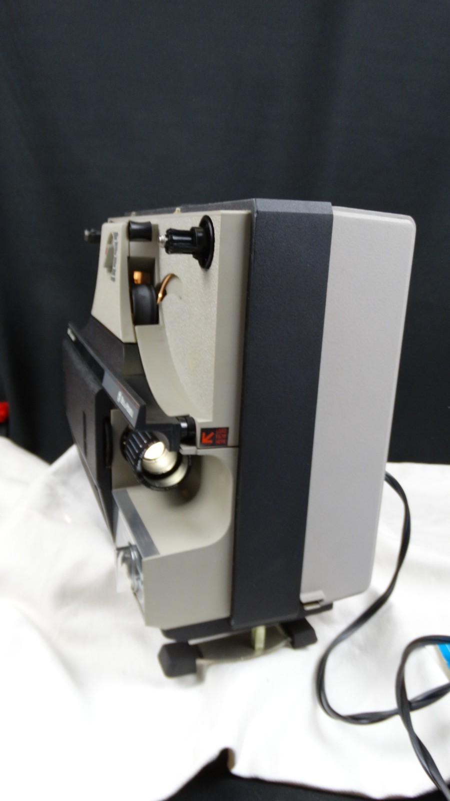 Bell & Howell motion picture projector-works great-hard shell case /1638C