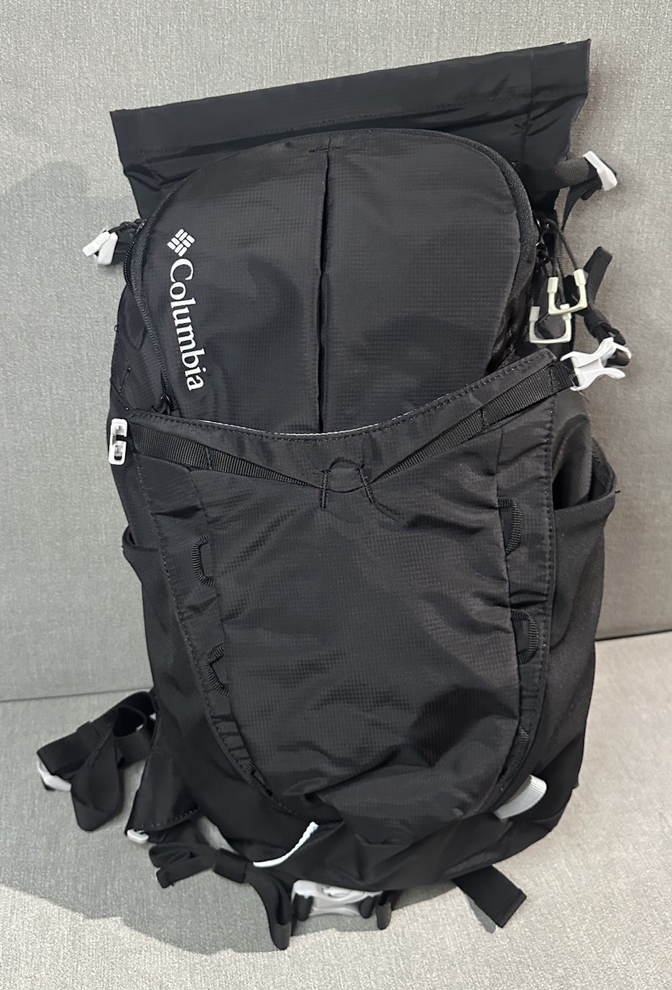 New Columbia Shadow Falls II Hydration Pack Black Hiking Backpack Daypack 2L