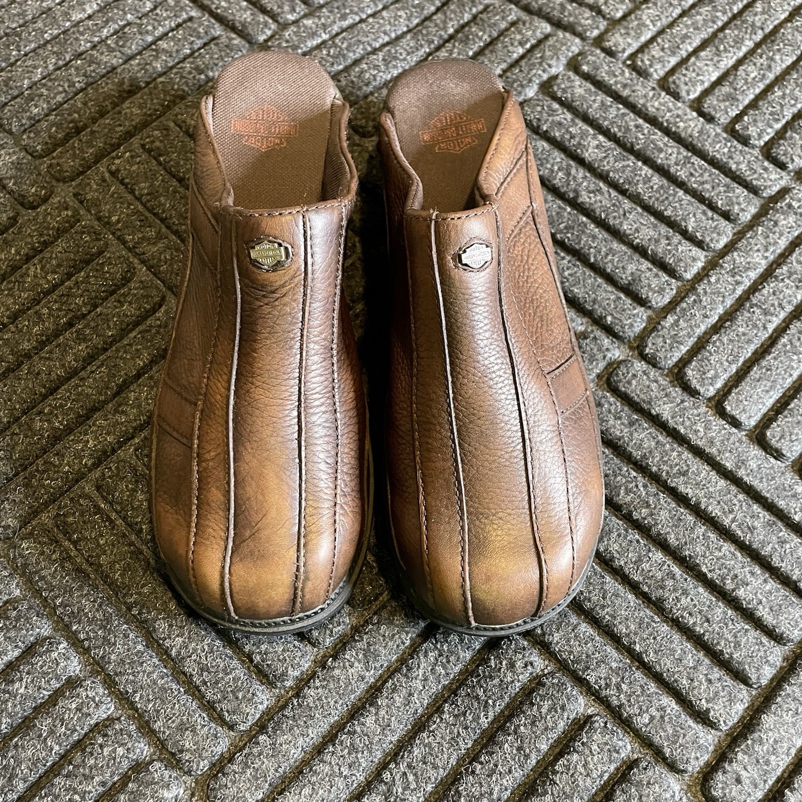 HARLEY DAVIDSON Women's 8.5 Brown Leather Clogs Shoes Slip On Metal Logo