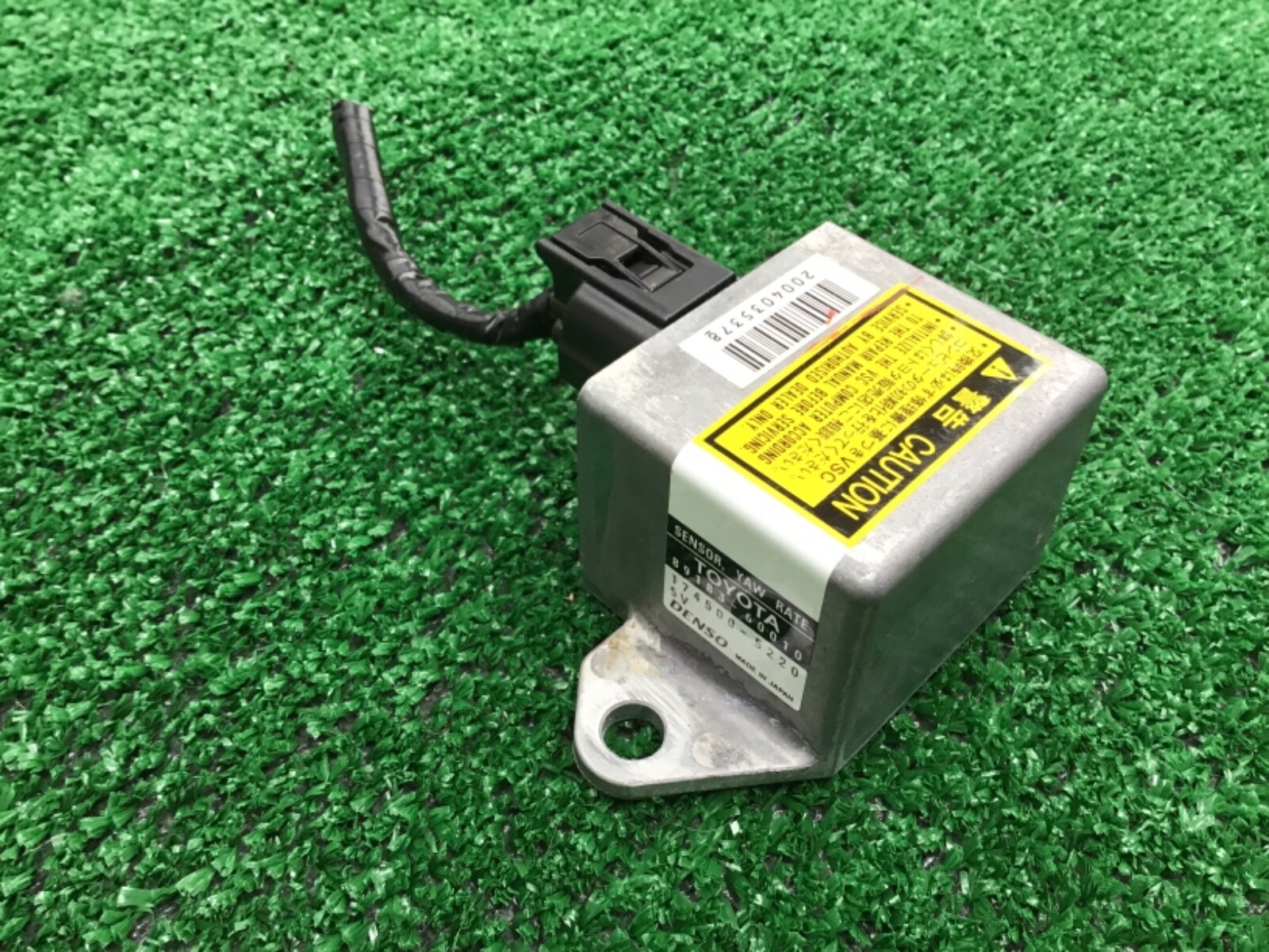 2003-2004 Toyota 4Runner Yaw Rate Stability Control Sensor OEM 89183-60010