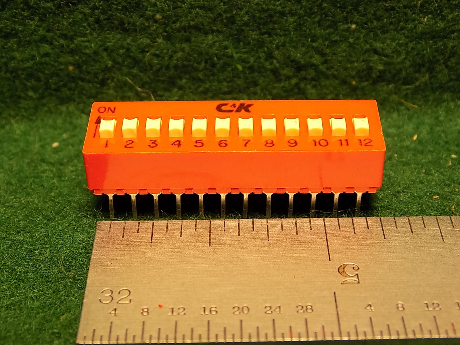 (1 PC) C&K BD12 12 POLE DIP SWITCH NOS