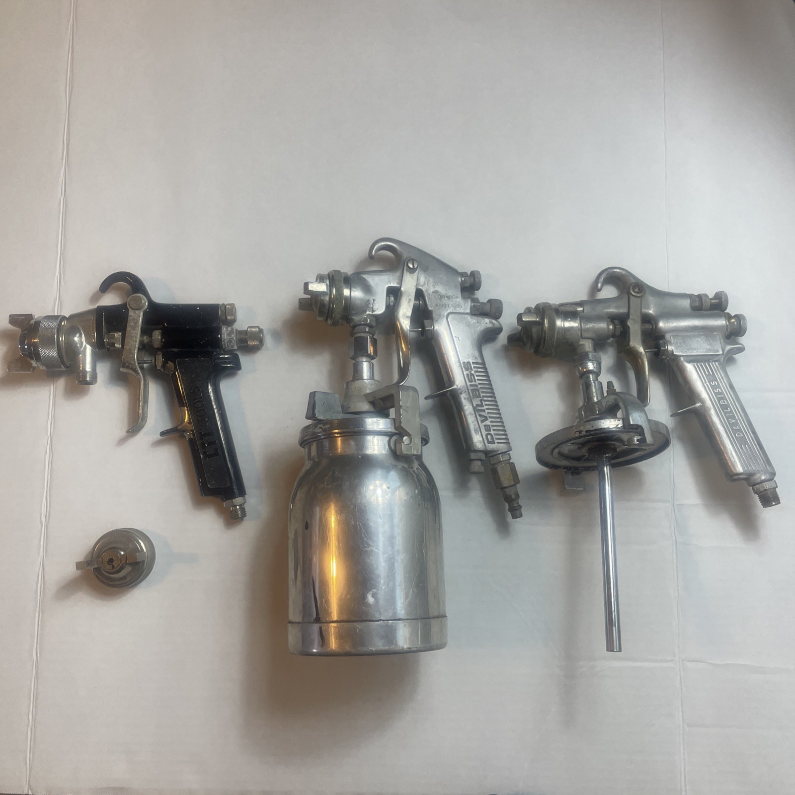 Devilbiss Spray Paint Gun Lot Model JGV Type-MBC CTT Tools W Canister- Untested