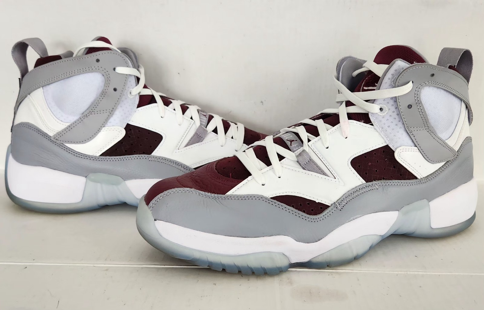 Nike Jordan Jumpman Two Trey D01925-103 Men’s Size 14 Cherrywood/Grey Nice!