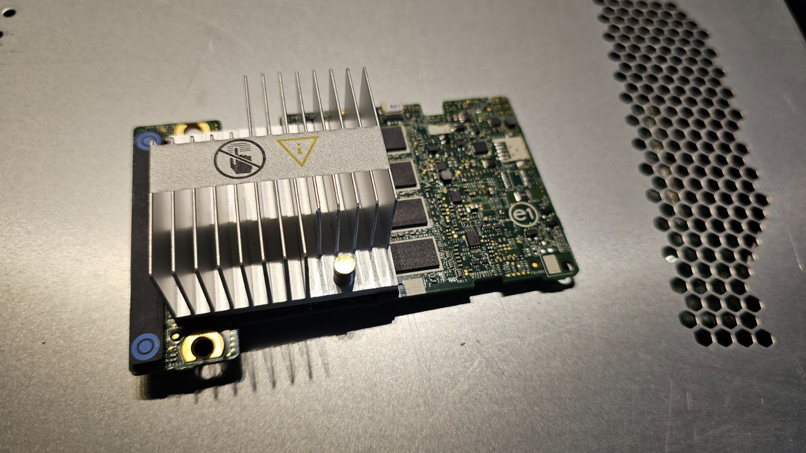 Dell Perc H710P 1GB Mini Mono RAID Controller w/o Battery - PN 0MCR5X MCR5X