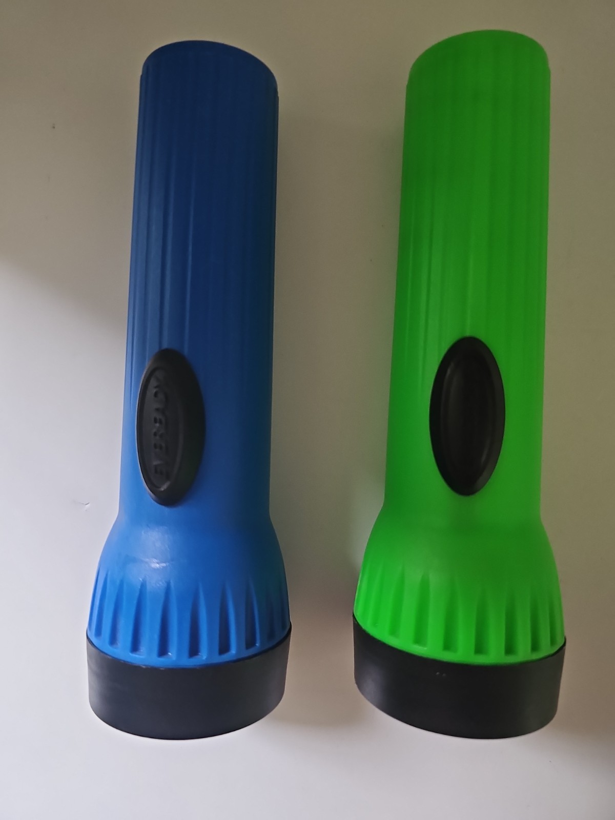Eveready Plastic Flashlight Regular Light Uses 2D Battery 2 Count Green Blue