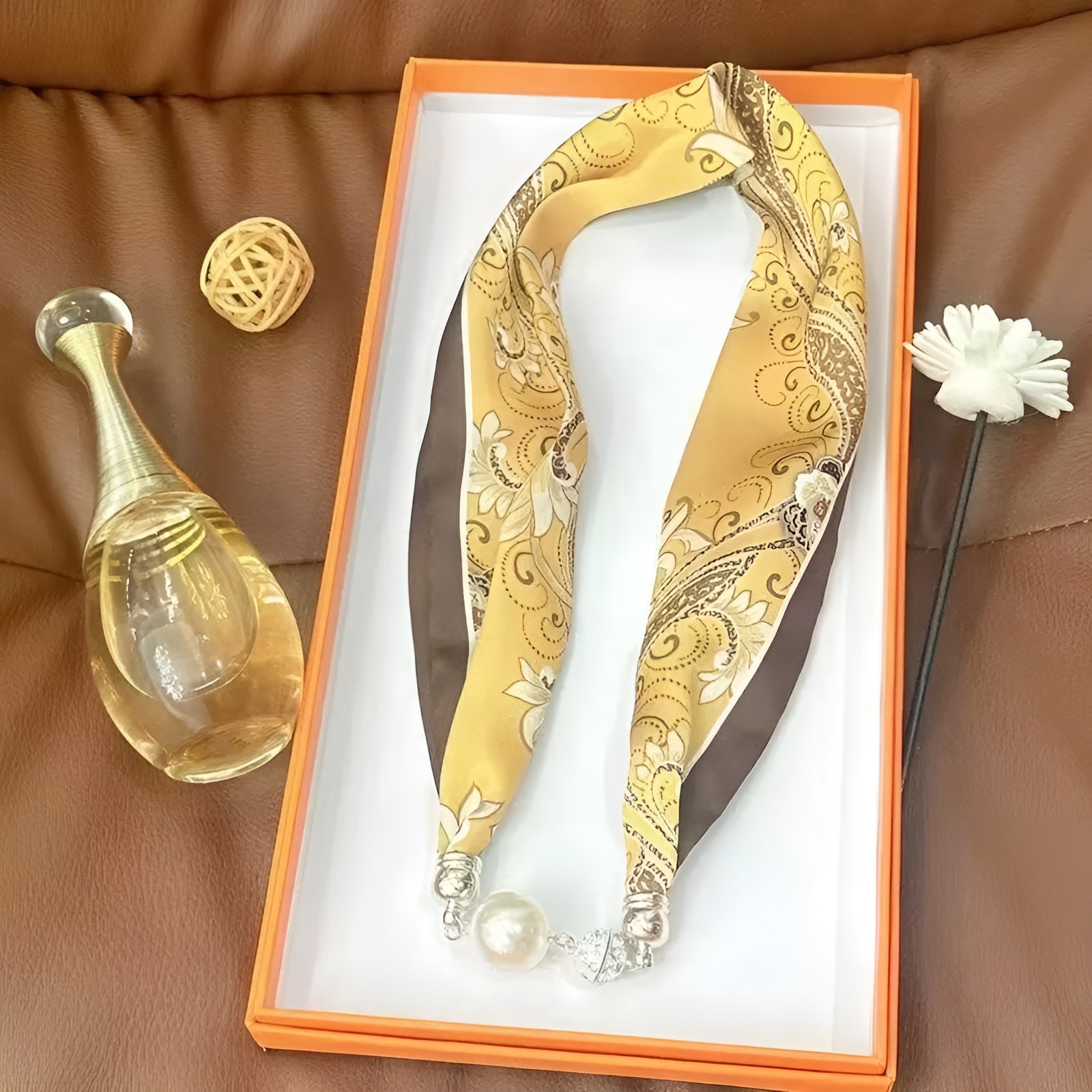 ✨Women's Scarf Necklace With Magnetic Buckle Neckerchief Headdress Pendant Scarf