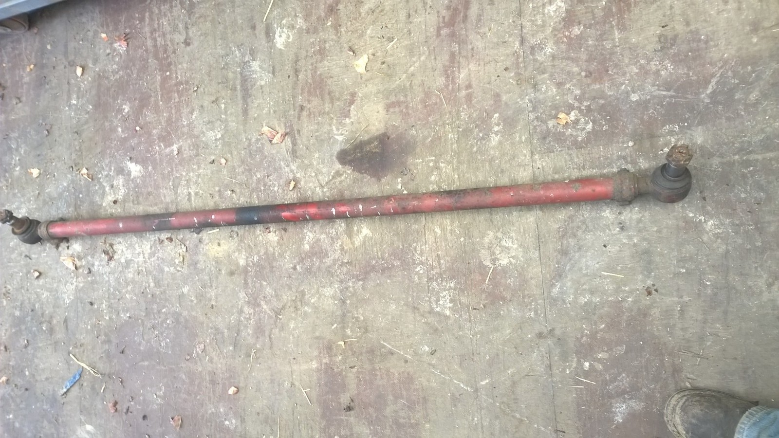TIE ROD WITH BOTH ENDS IN TACT REMOVED FROM 180-E-24