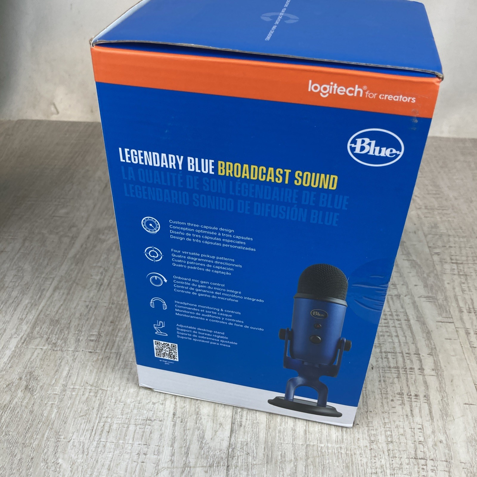 Blue Yeti Professional Multi-Pattern USB Condenser Microphone - Midnight Blue