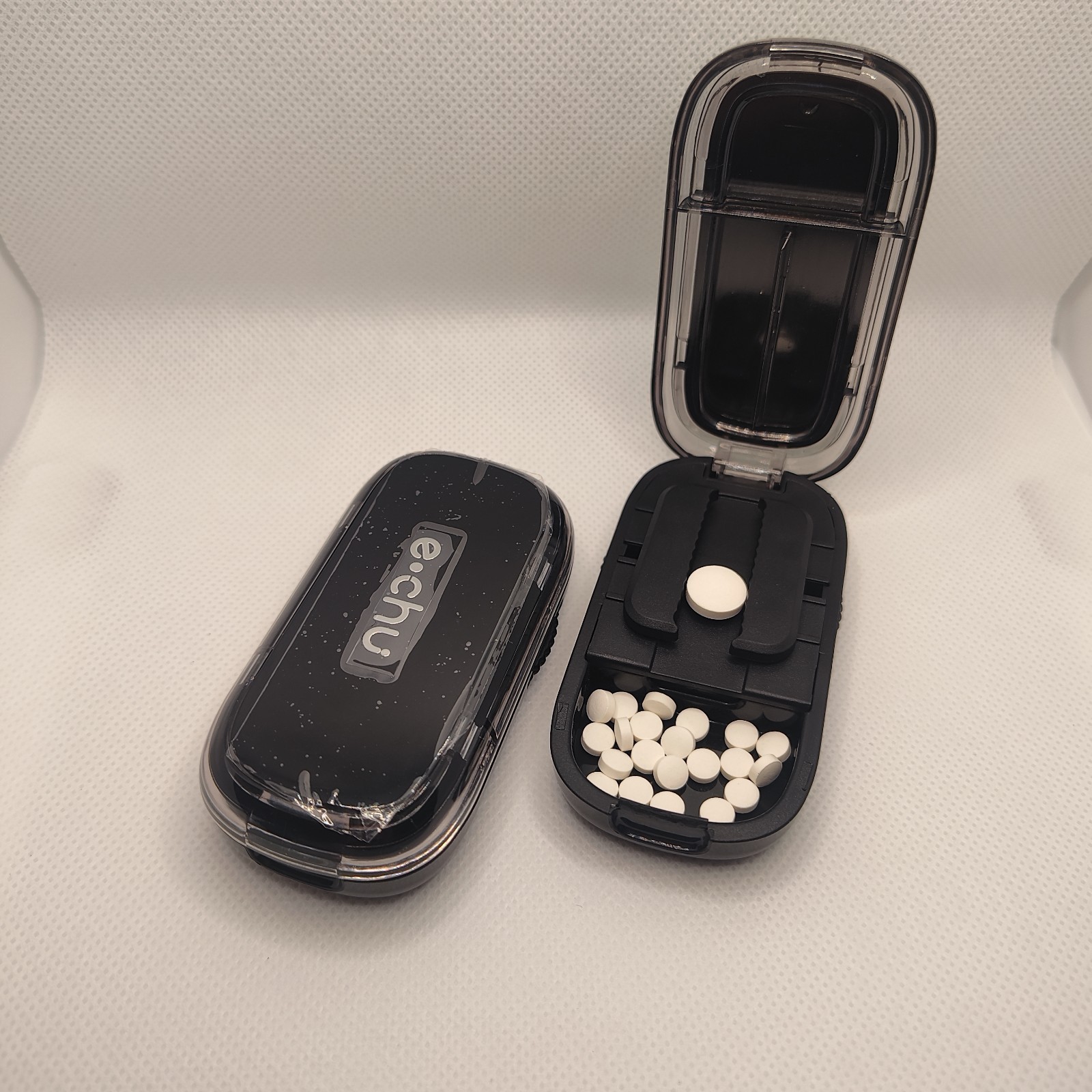 Portable Pill Cutter Splitter Medicine Tablet Divider Box with Storage Compartme