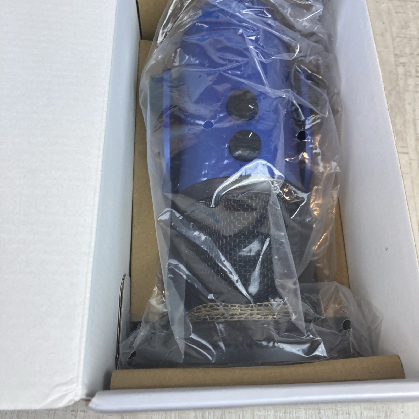 Blue Yeti Professional Multi-Pattern USB Condenser Microphone - Midnight Blue