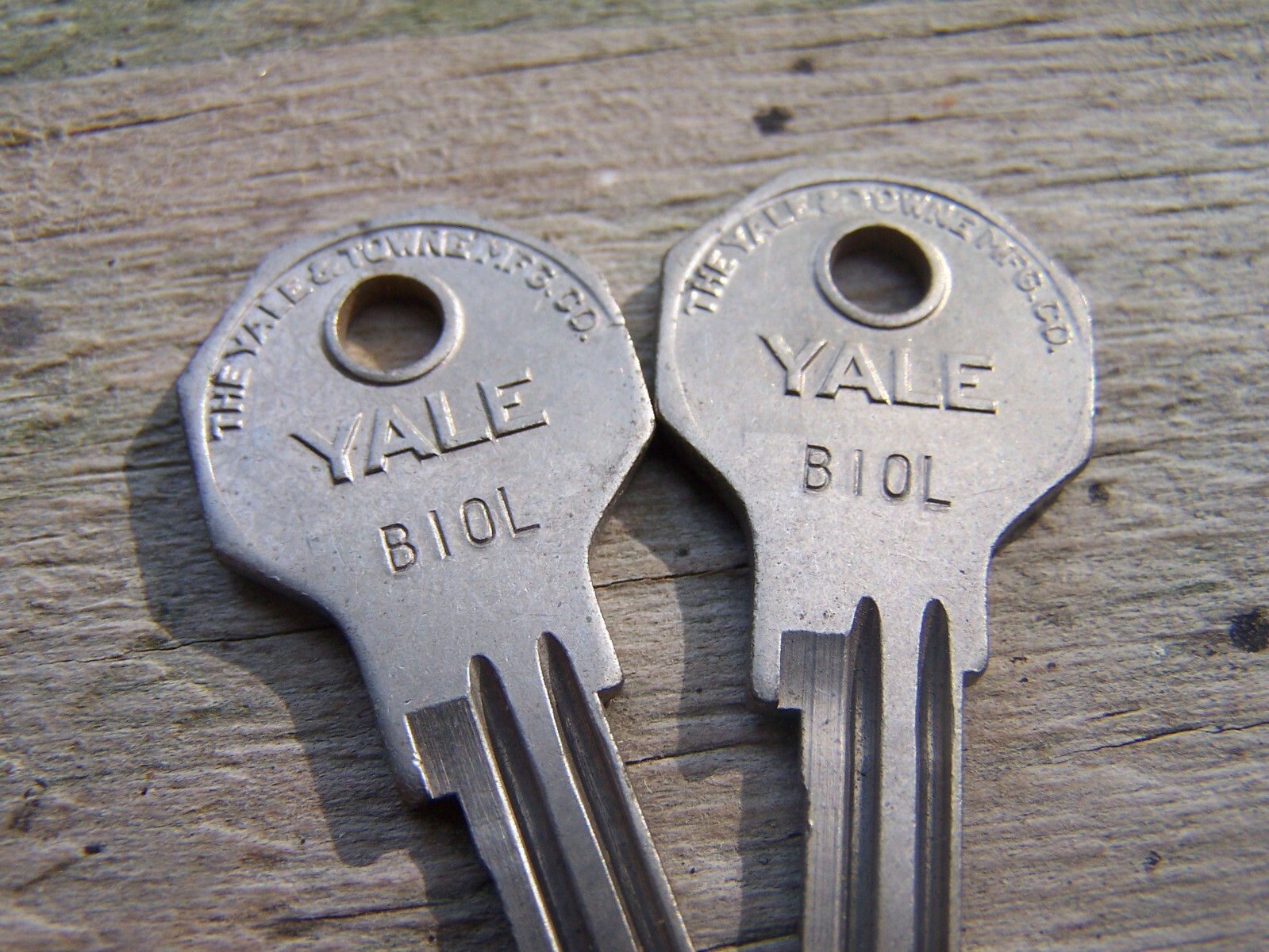 2 Vintage Uncut YALE B10L Key Blanks