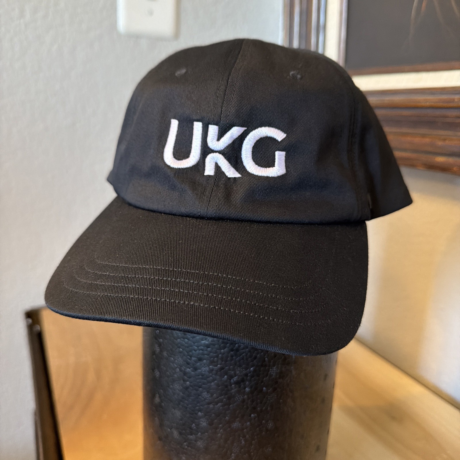 Lululemon UKG Classic Unisex Ball Cap Twill Size L/XL Black White Embroidered