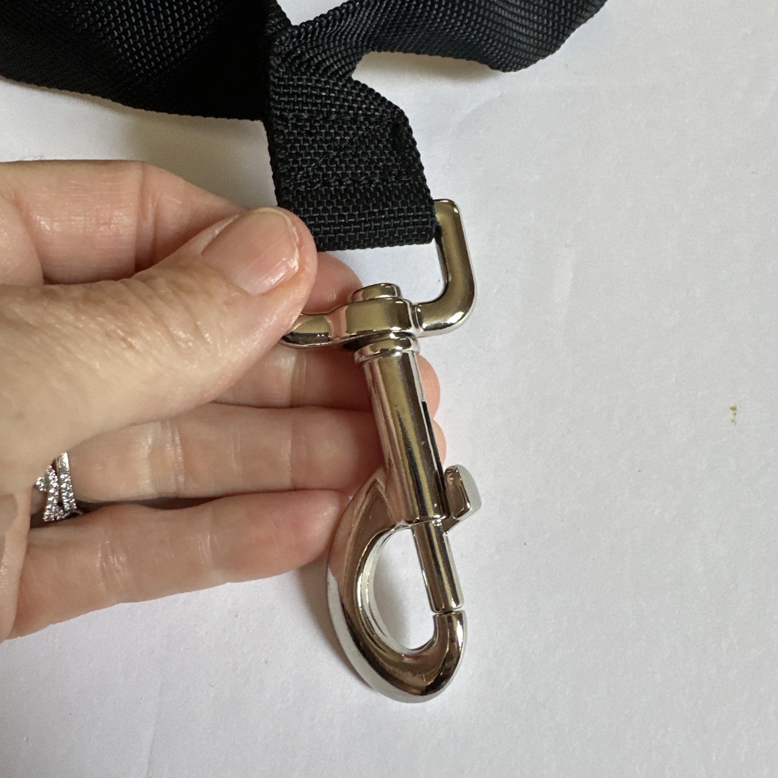 Sportube Easy Pull Handle features an ergonomic, black rubber grip