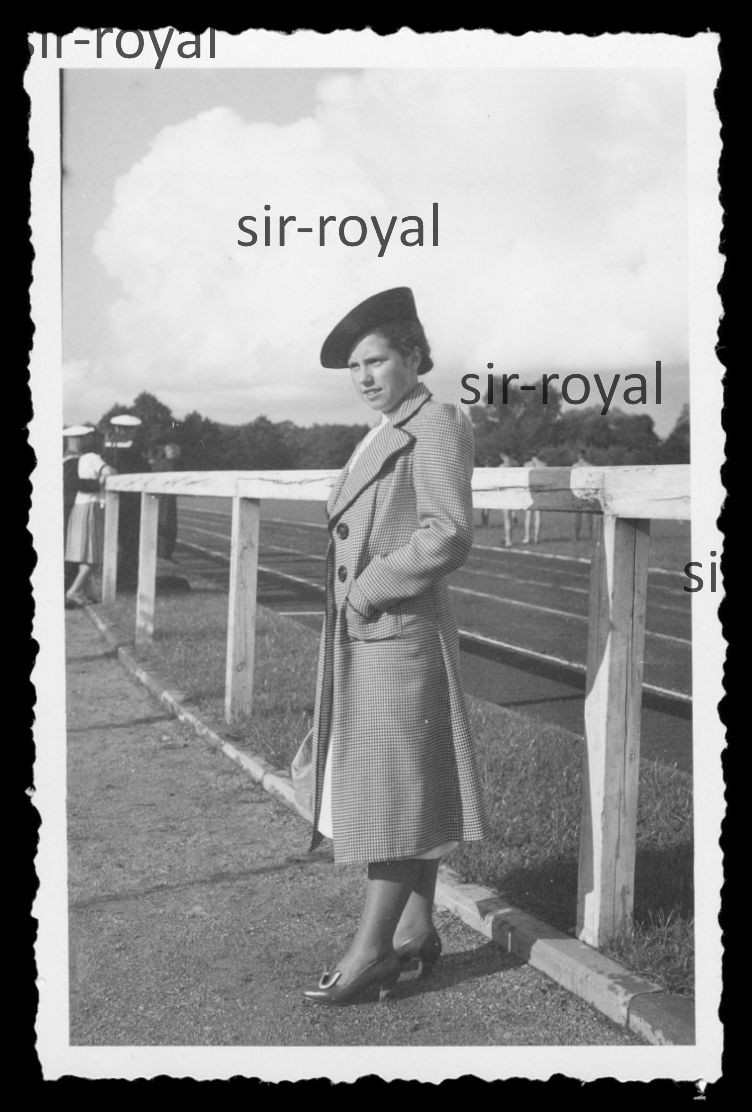 Pretty Woman in Beautiful Fashion - 1930s - Plön? Photo 6x9cm