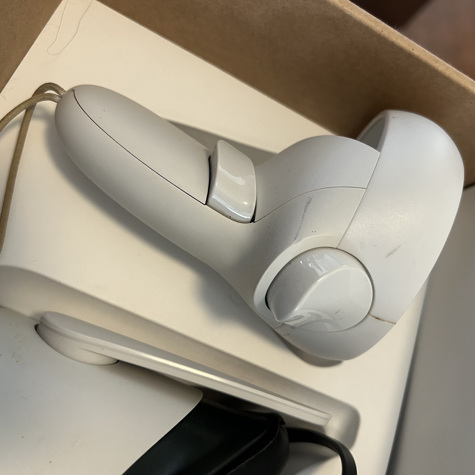 Oculus Quest2 VR Gaming Headset White 64GB w/ Elite Strap BUNDLE Excellent
