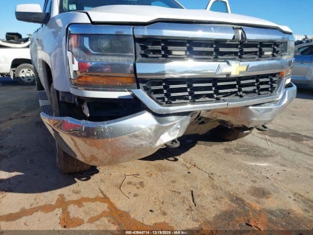 SILVRDO15 2017 Glove Box 4940497