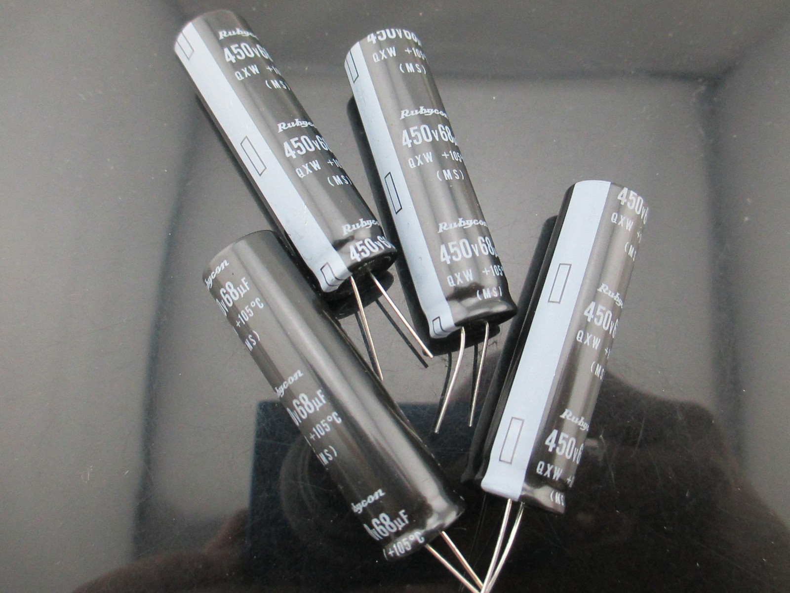 2pcs RUBYCON QXW 68mfd 450v 68uf LED capacitor 105℃ 12.5*45mm