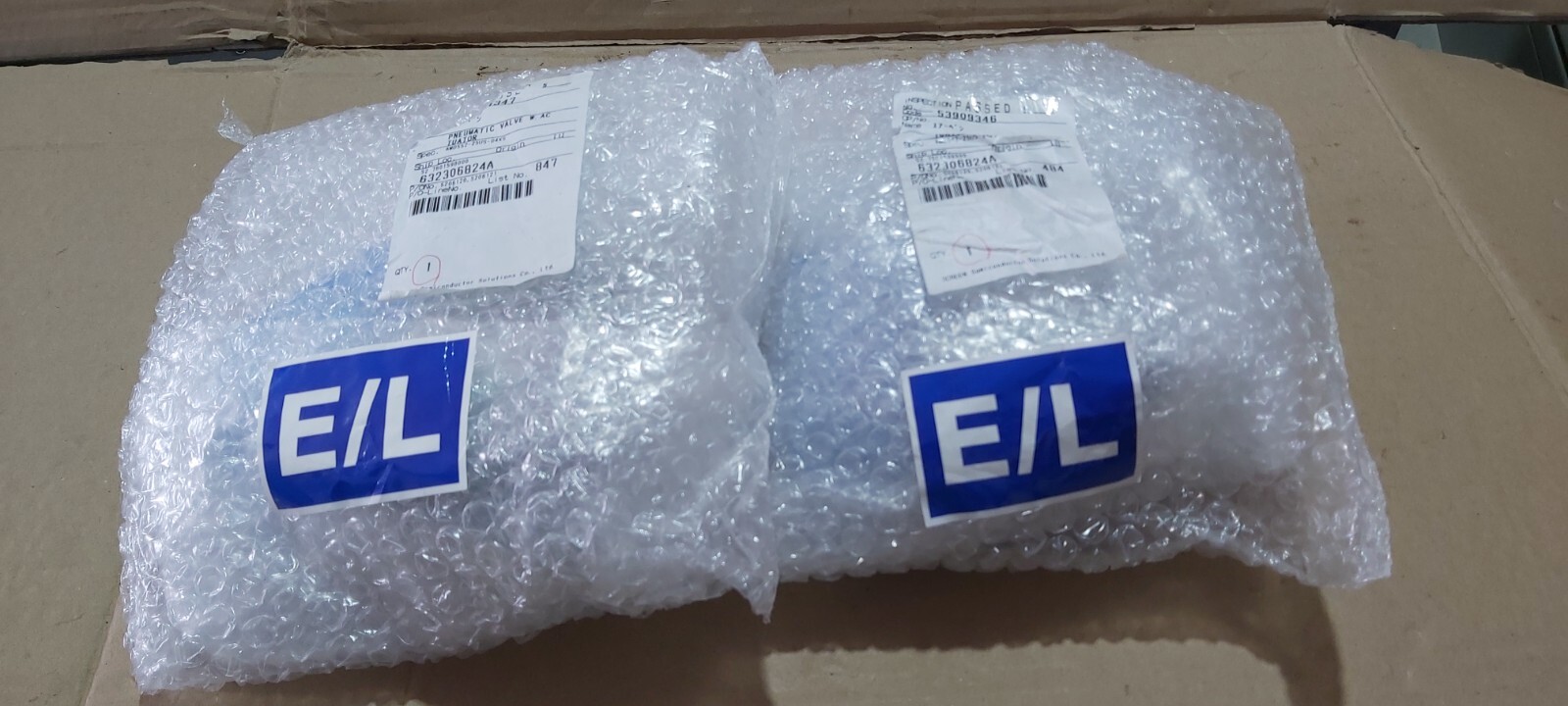 Lot of 2 Sealed AMD552-25US-04XS Valve  [UPS SHIPPING] OFFERS!