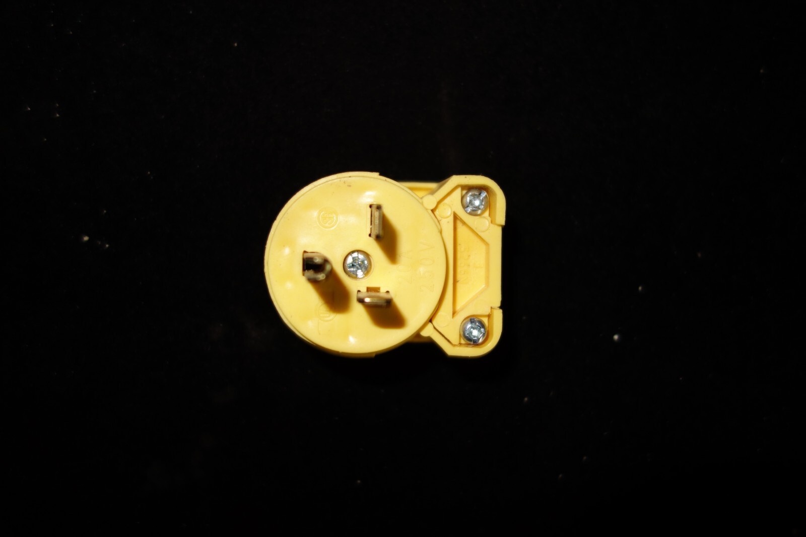 Cooper 4509AN, Yellow Angle Plug (LOT OF 2) **SALE**
