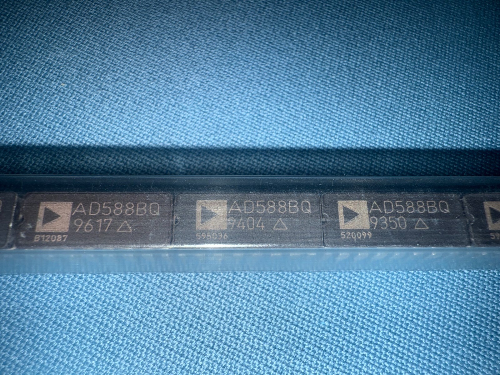 AD588BQ