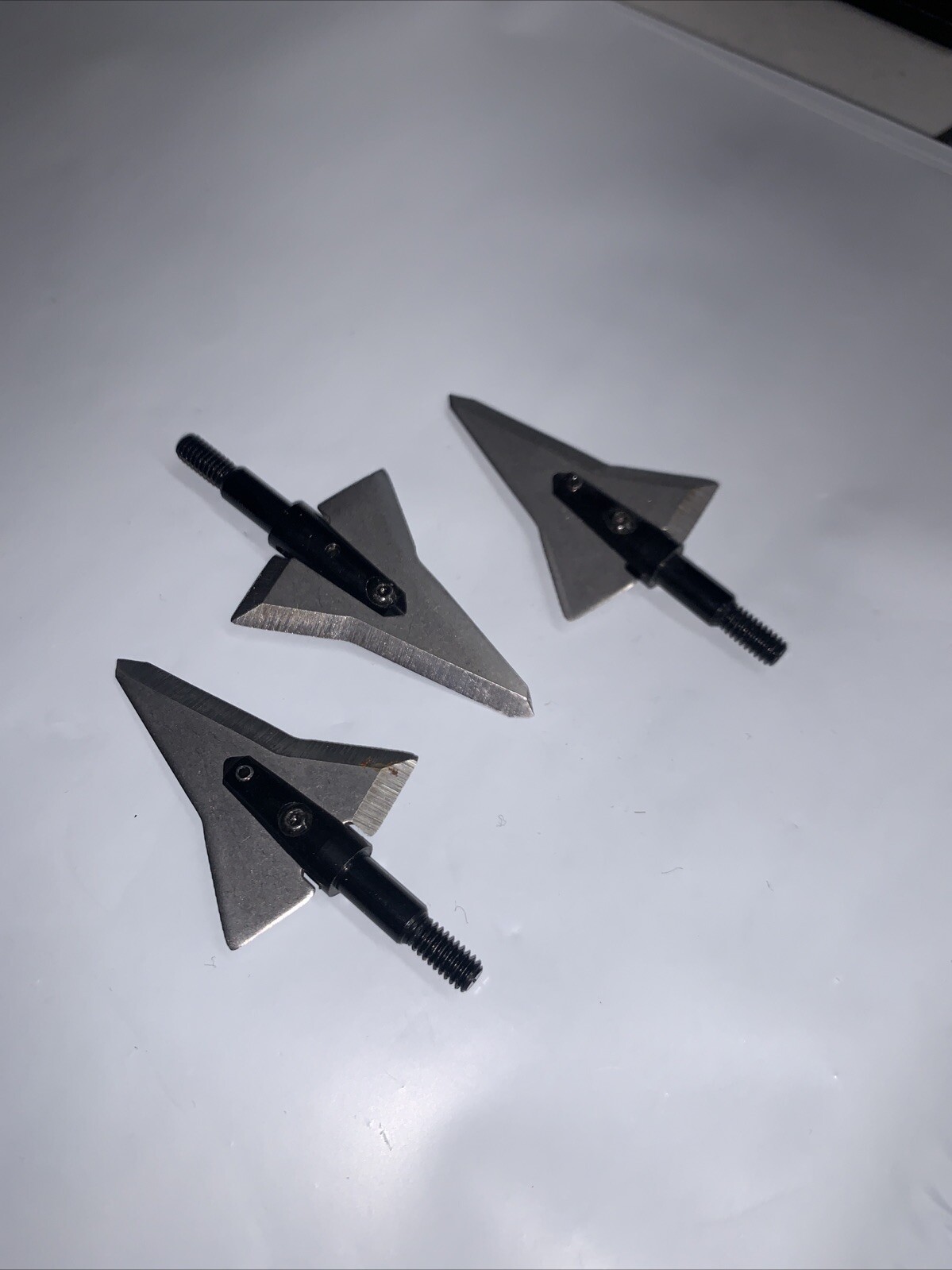 3)  Single Bevel Broadheads. 1 1/8 Inch Cut  120 Grain !!!