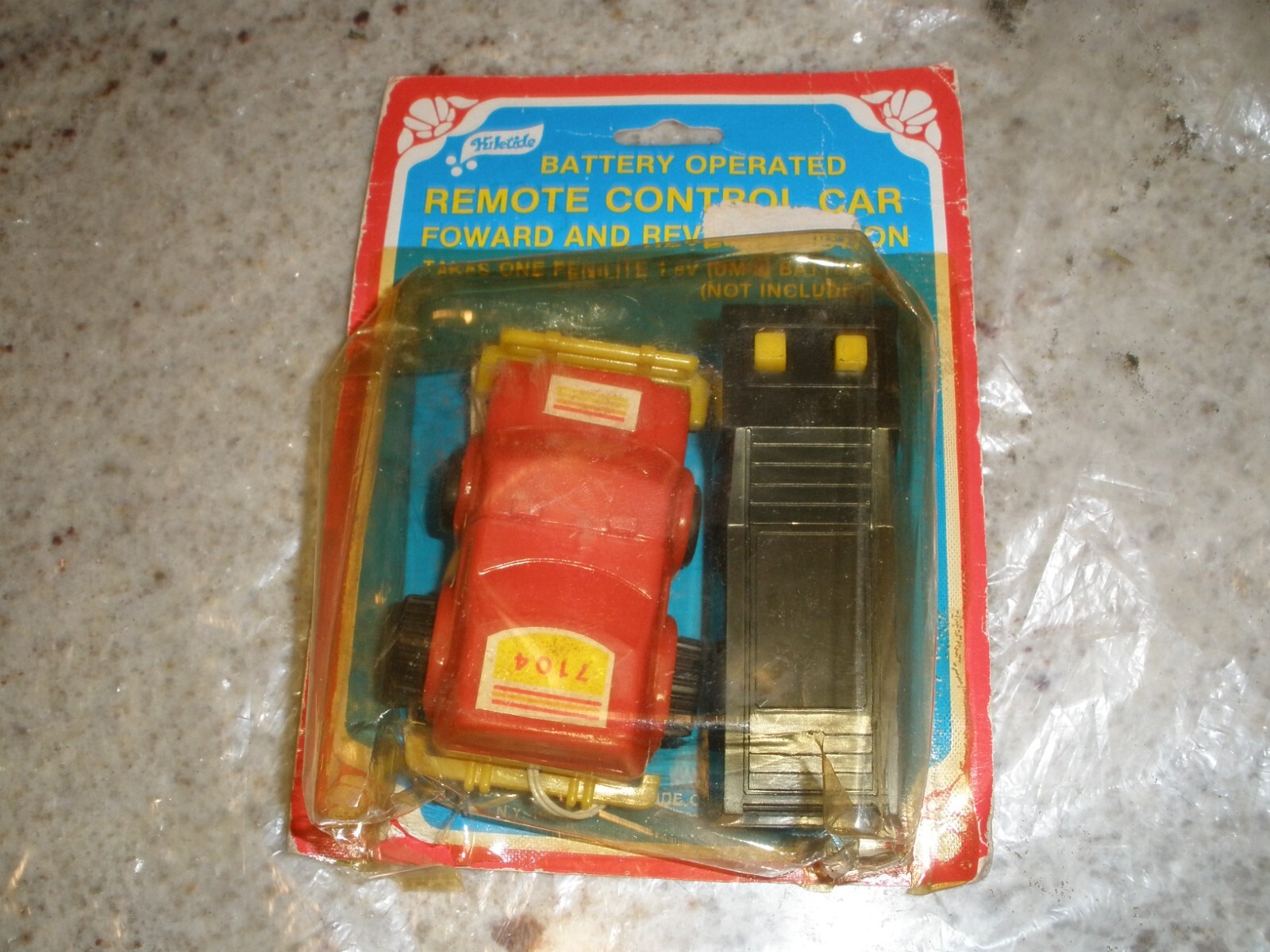 NEW VINTAGE YULETIDE BATTERY OPERATED REMOTE CONTROL CAR (UNTESTED)