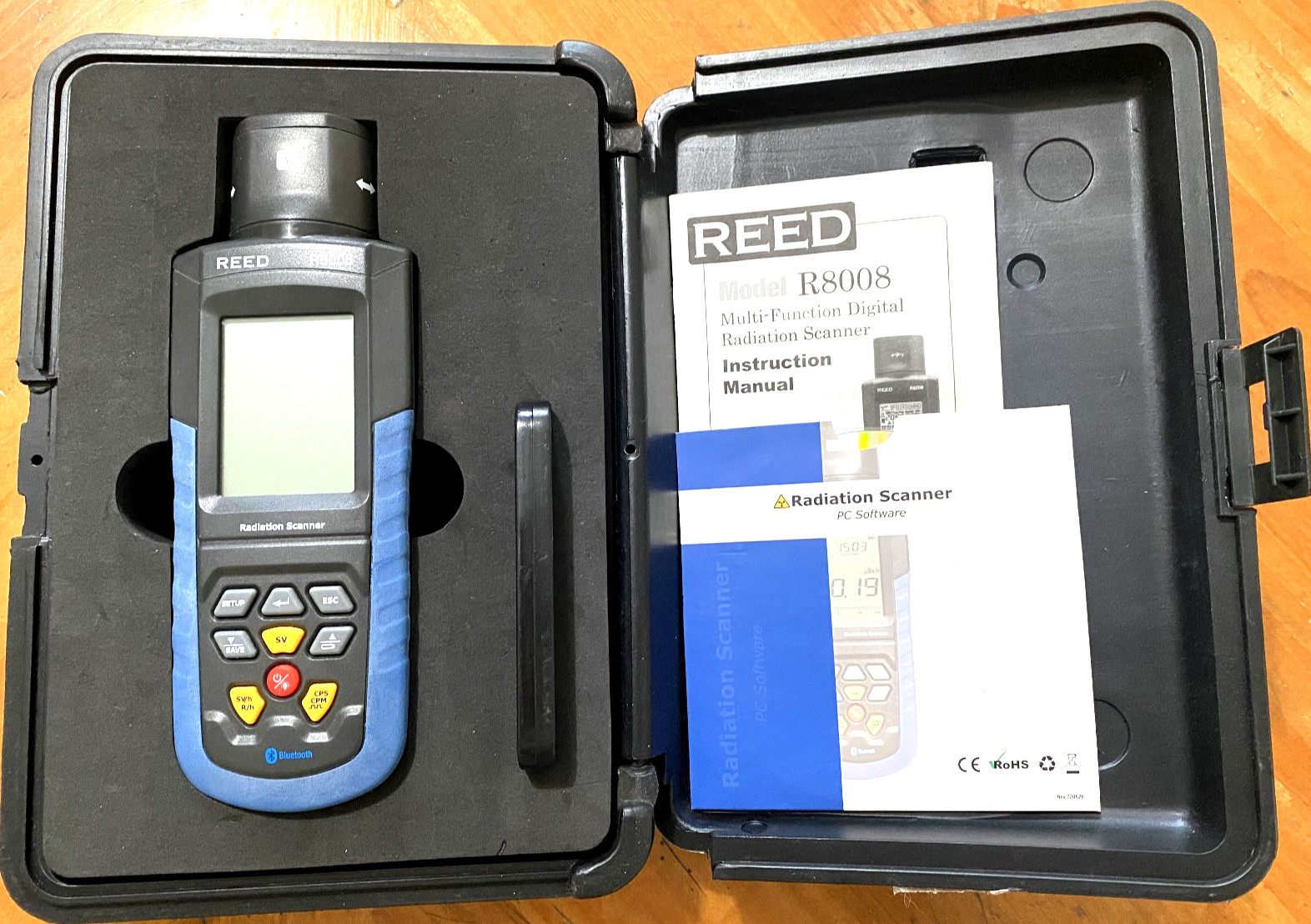 Reed Instruments R8008 Portable Radiation Meter