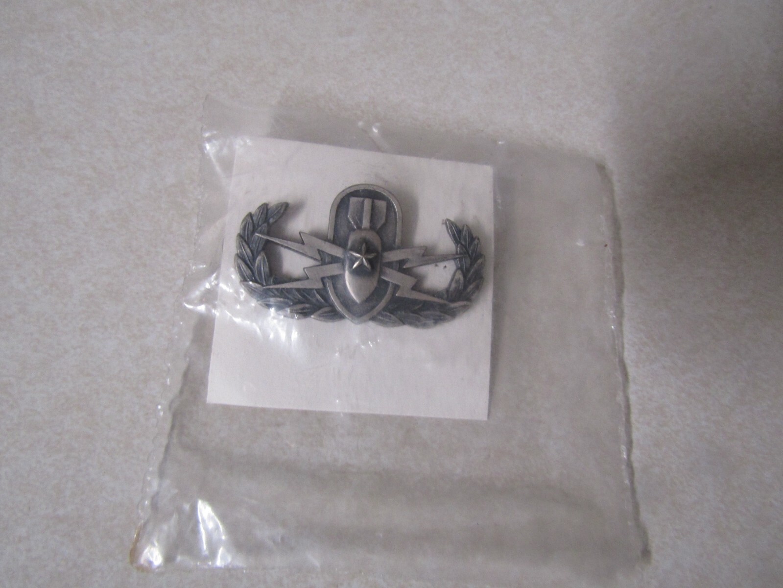 US MILITARY INSIGNIA FULL SIZE SENIOR EOD EXPLOSIVE ORDNANCE DISPOSAL DULL