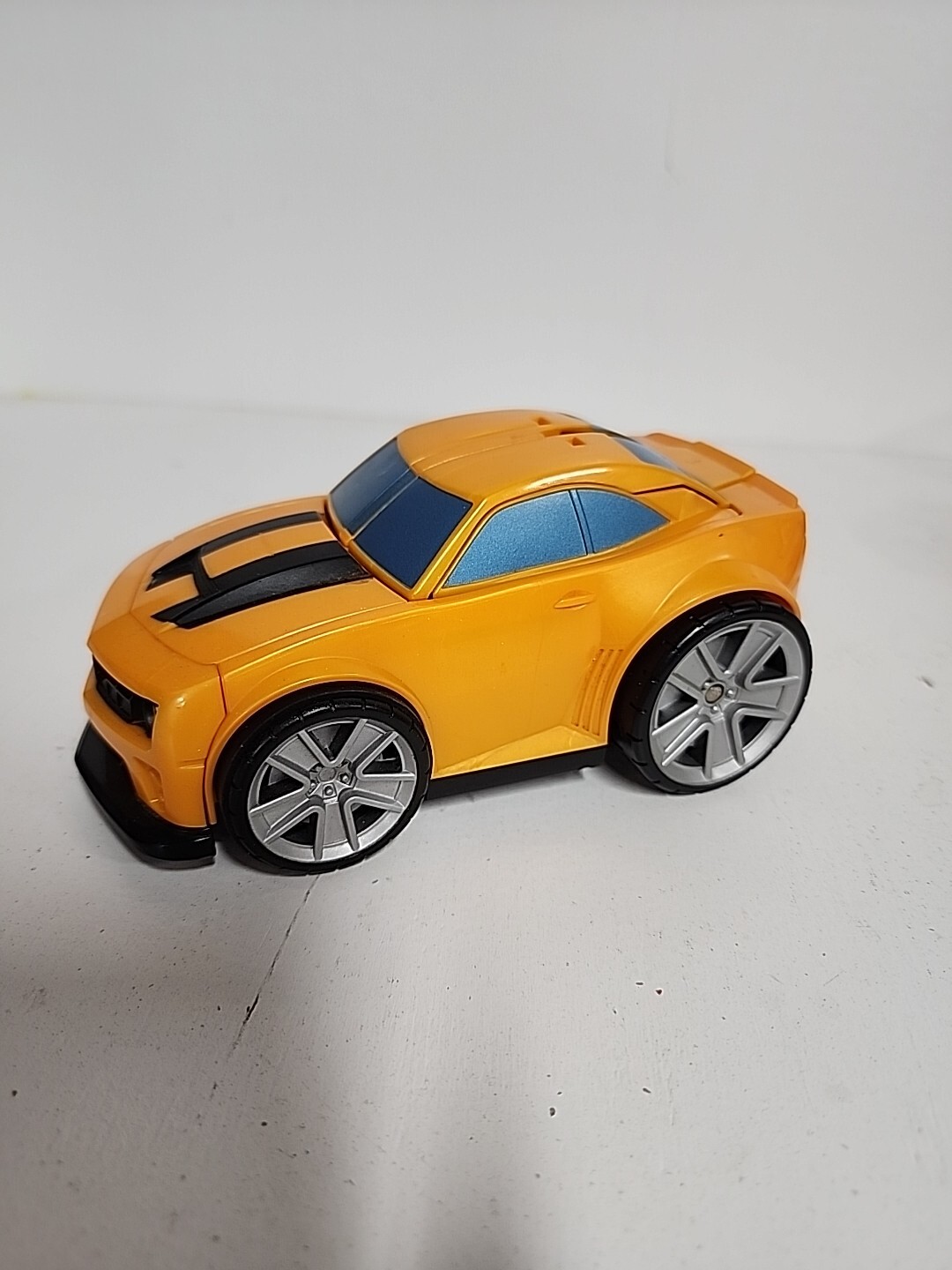 2008 Transformers Bumblebee Pop Up Battle Charger