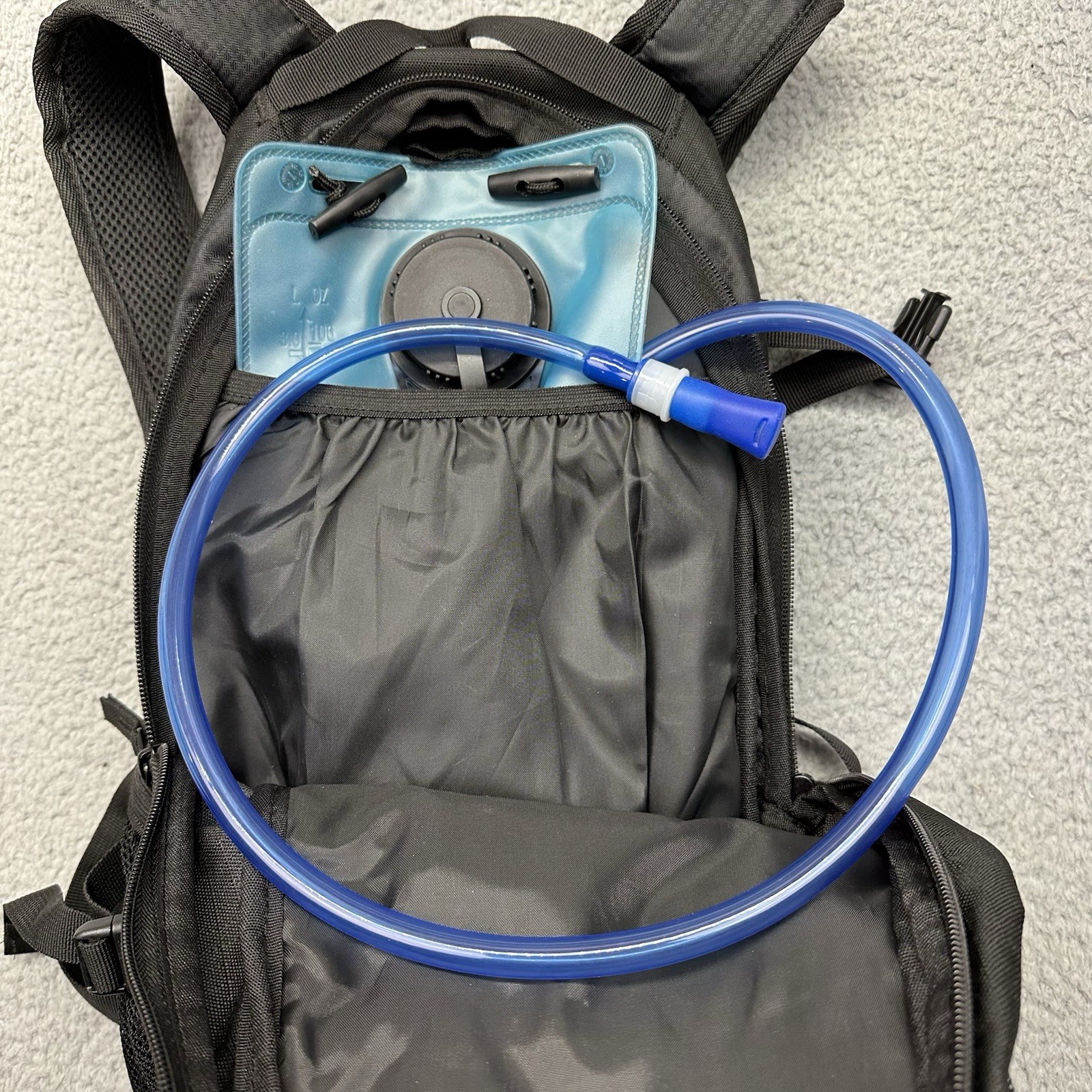 Quest Aspen Brook 2L Black Hydration Pack Backpack CEH011089 Hiking Bag, Bladder