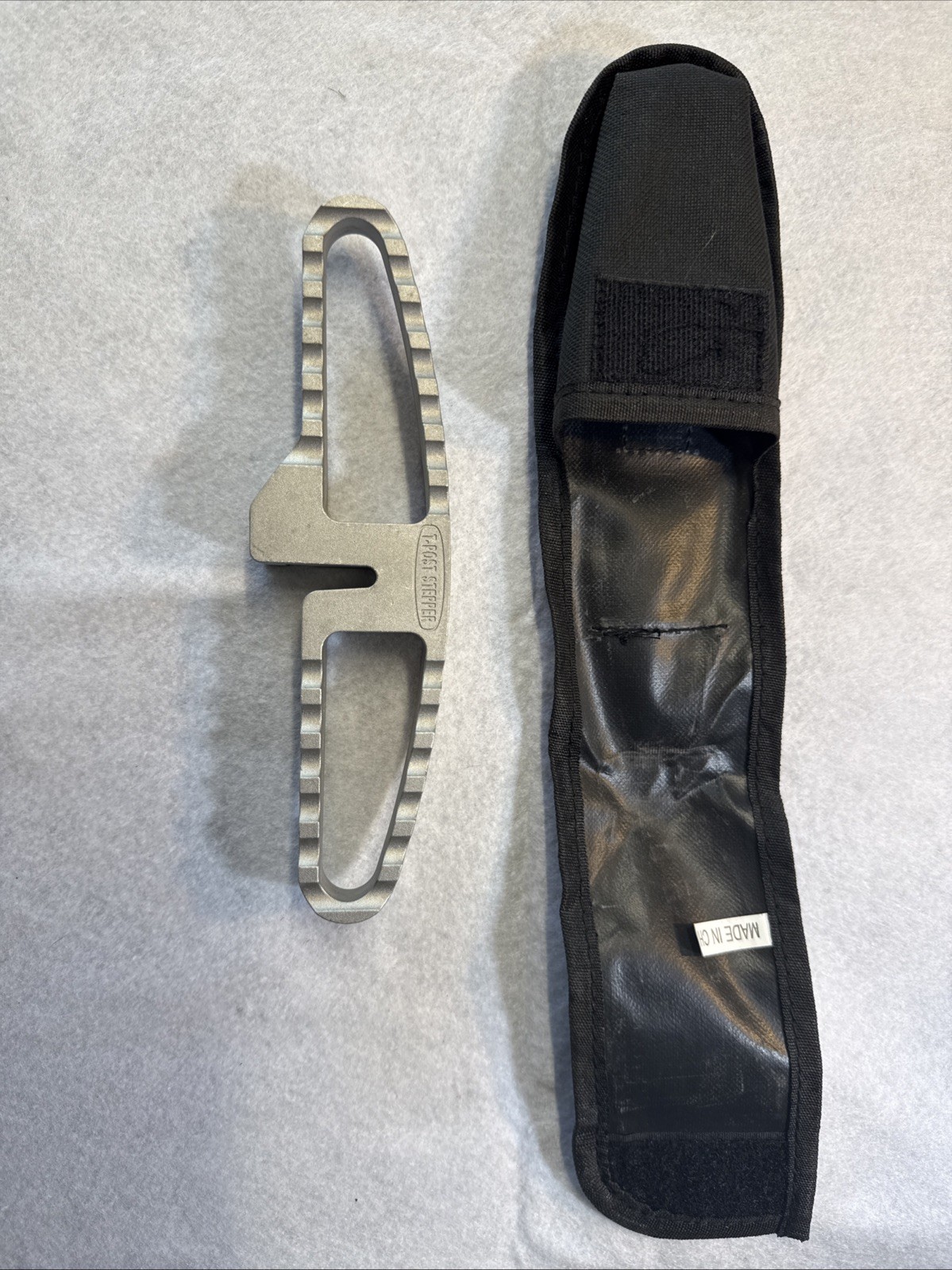 T Post Fence Step Durable Aluminum with Storage Pouch for Safe Crossing