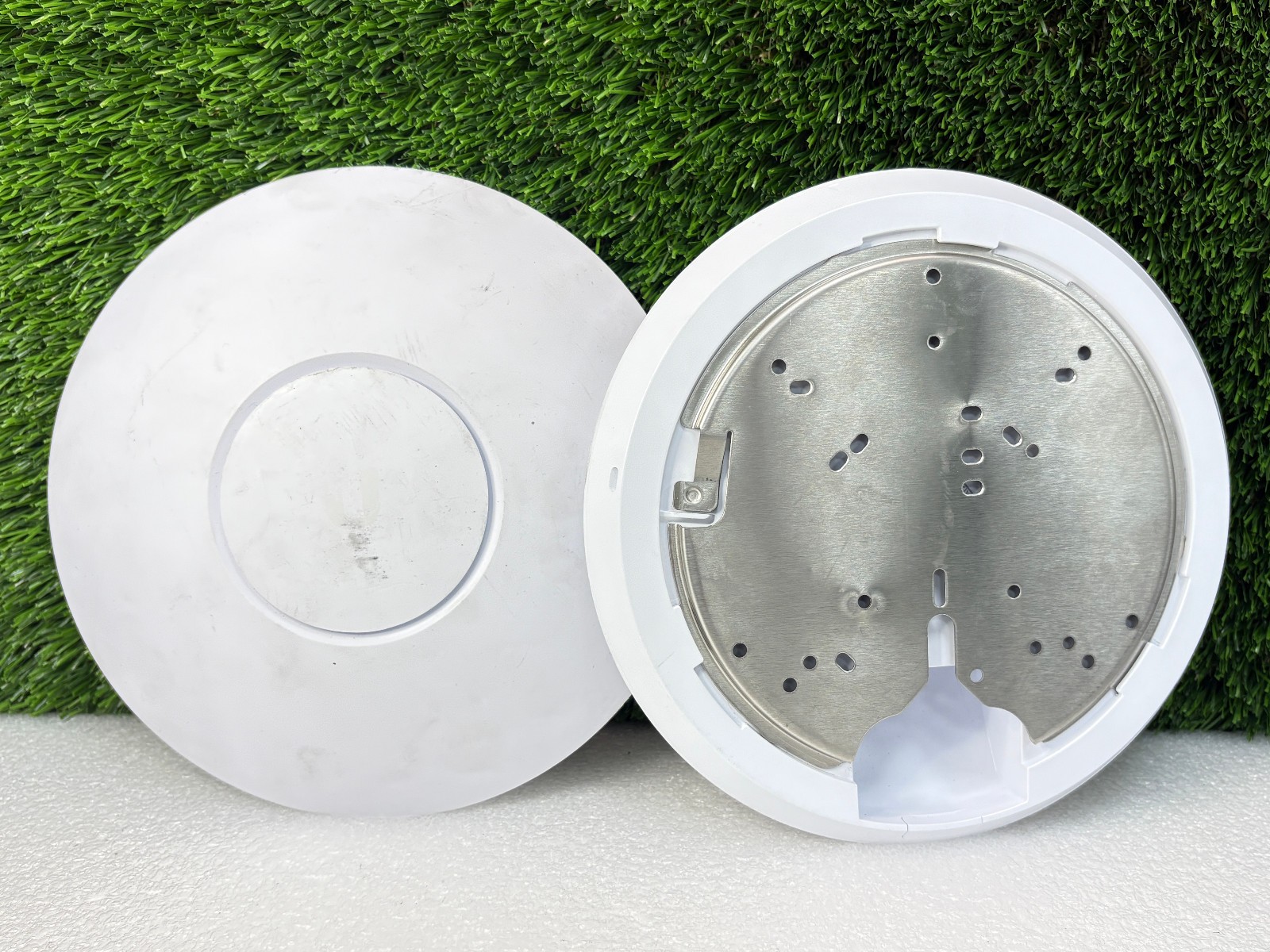 LOTOF 2 Ubiquiti Networks UAP-AC-HD Wave 2 Enterprise Access Point w Wall Mounts