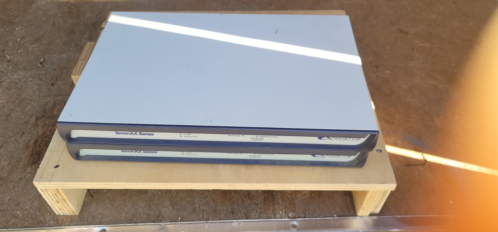 lot of two Quintum.  tenor AXT800 + Qintum tenor Axm800