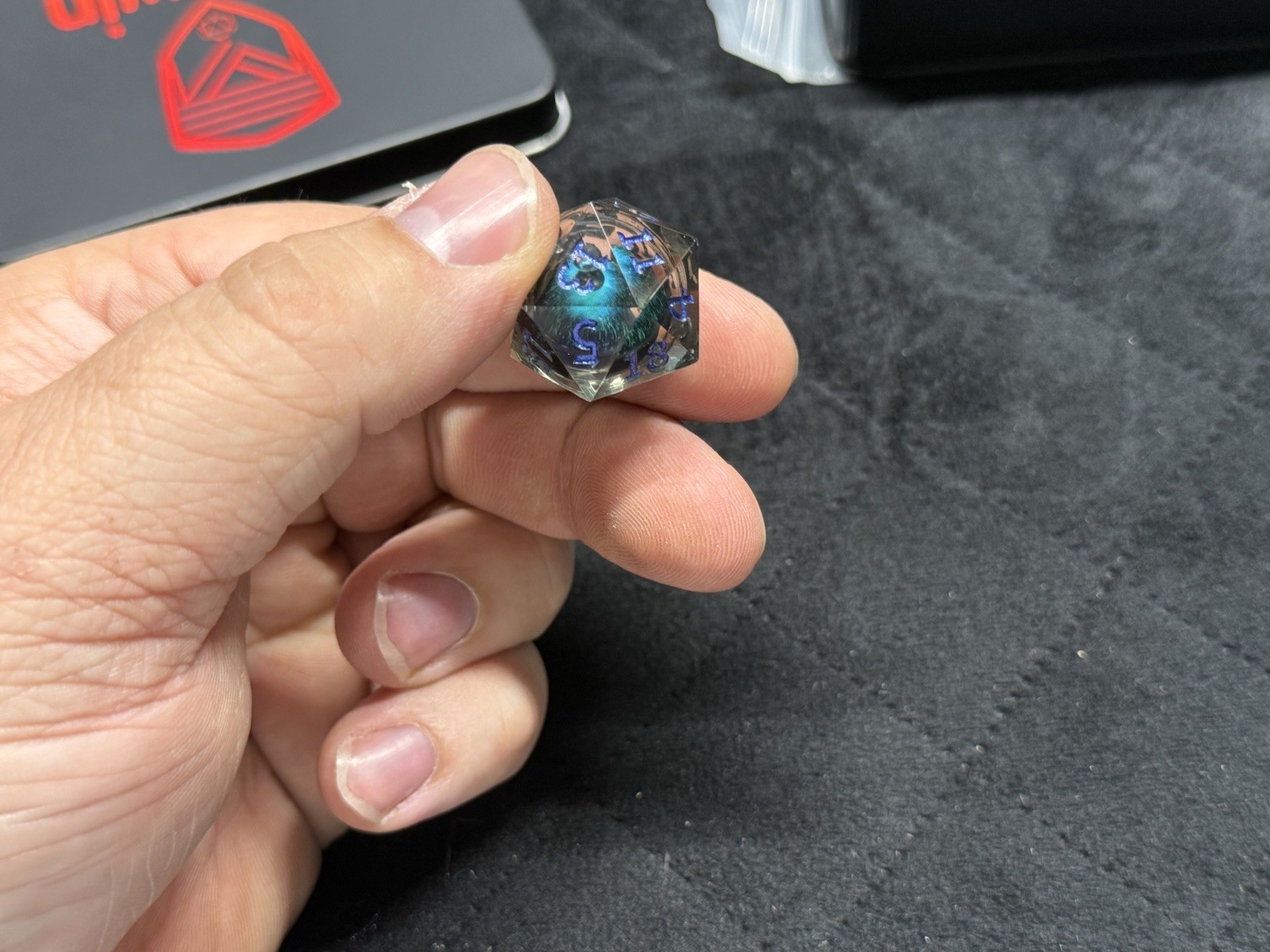 Maywin D&D Set Of Dice 7 Pieces, Floating Eye Liquid Core Version