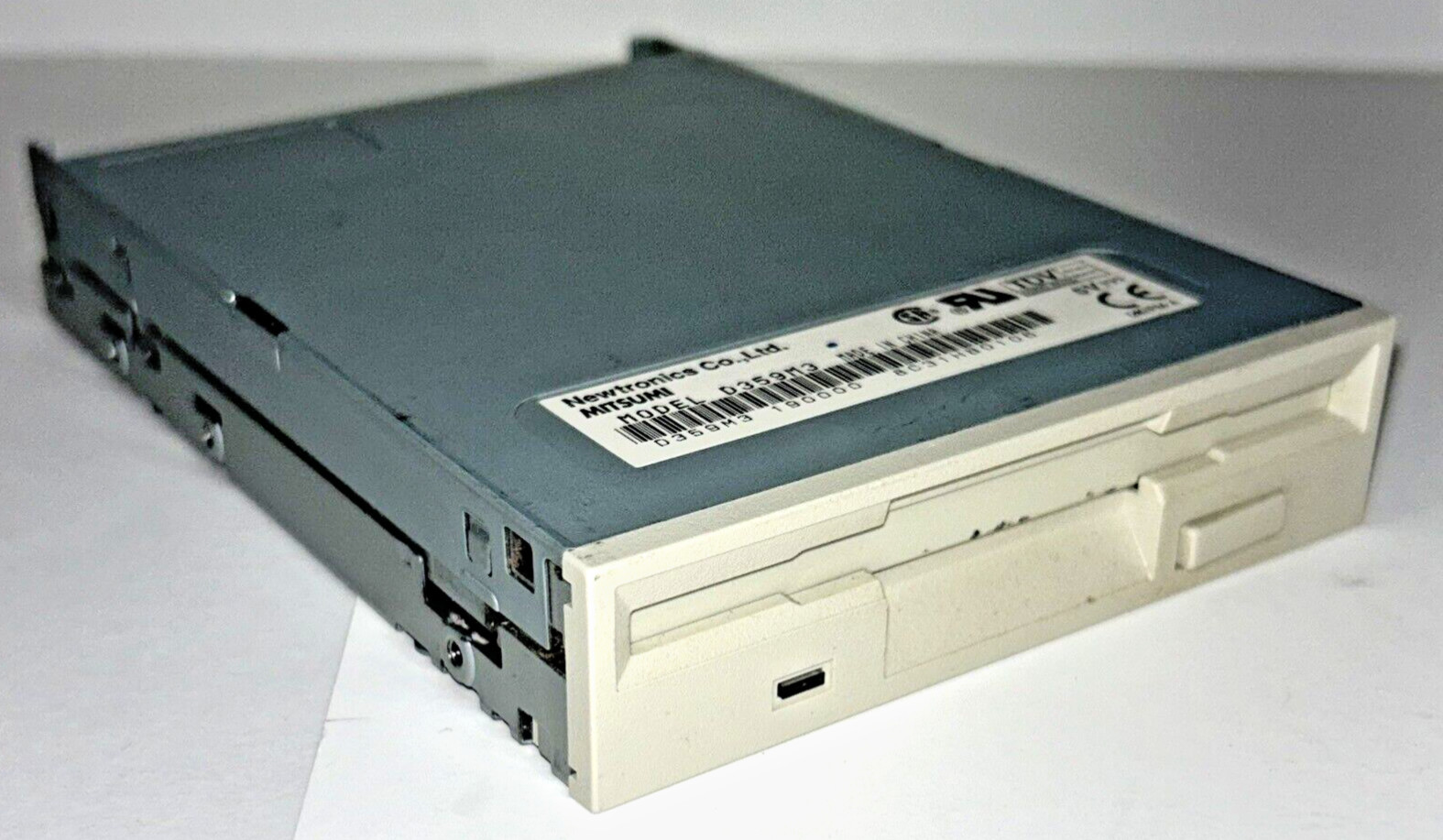Newtronics Mitsumi Model D359M3 3 1/2" Floppy Disk Drive 34 Pin PATA UNTESTED