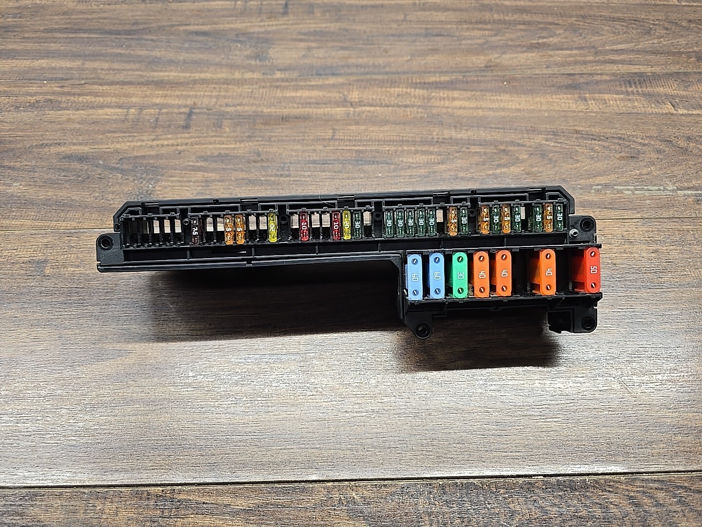 2006-2010 BMW 5 Series M5 E60 Relay Fuse Box Under Dash OEM 6114-6957330-01