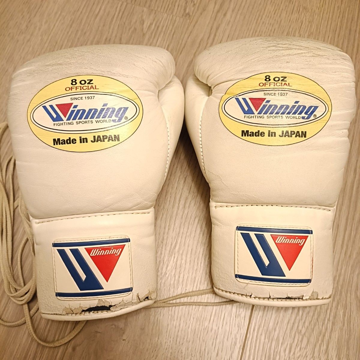 WINNING Boxing Gloves 8oz White Lace-up Official Japan Used Faded Item 8 Ounce